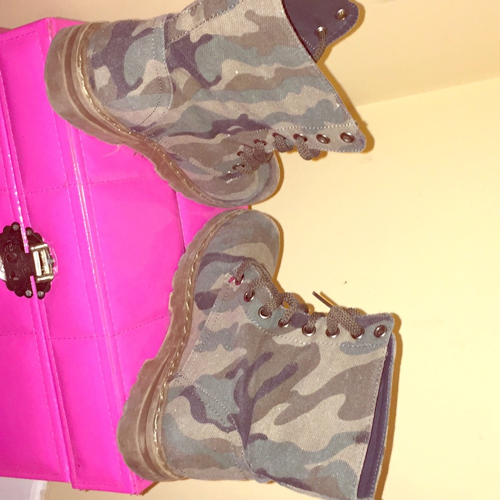 Camo boots